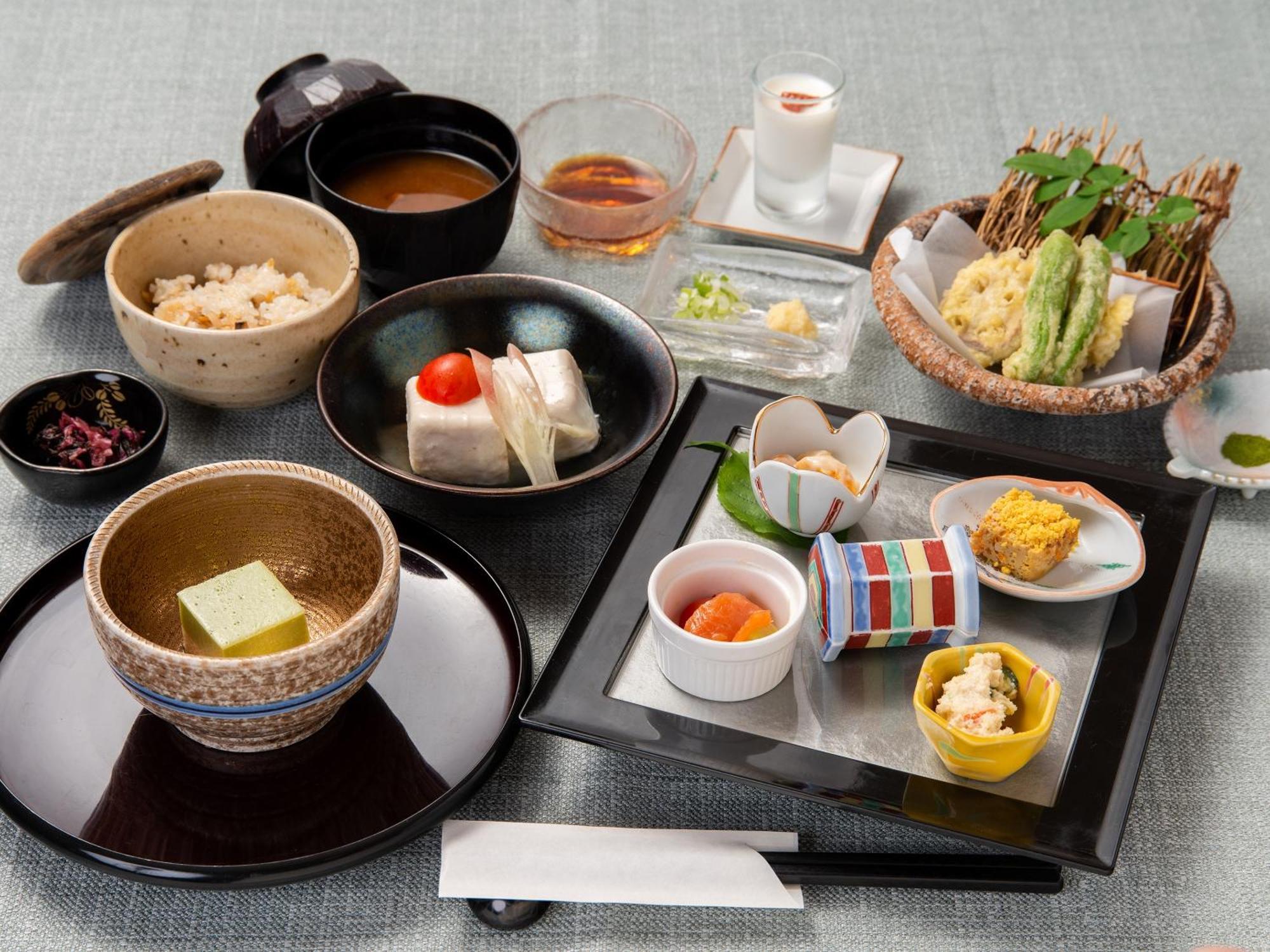 Togakubo Hotel Isehara Buitenkant foto